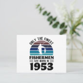 1953年生まれの漁師 70歳の誕生日 釣りギフト ポストカード (スタンド正面)