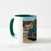 1953 Chevyピックアップトラックグリーンヴィンテージコーヒー マグカップ (正面左)