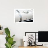 1955ヴィンテージポンティアックスターチーフフードオーナメント ポスター (ホームオフィス)