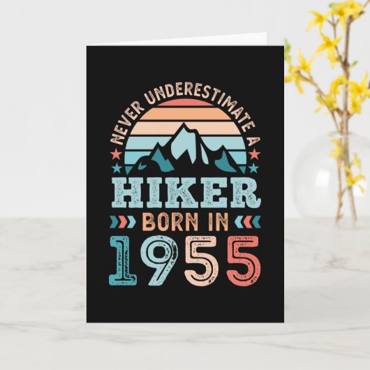 1955年の生まれハイカー70誕生日ハイキングレトロギフト カード (黄色い花)