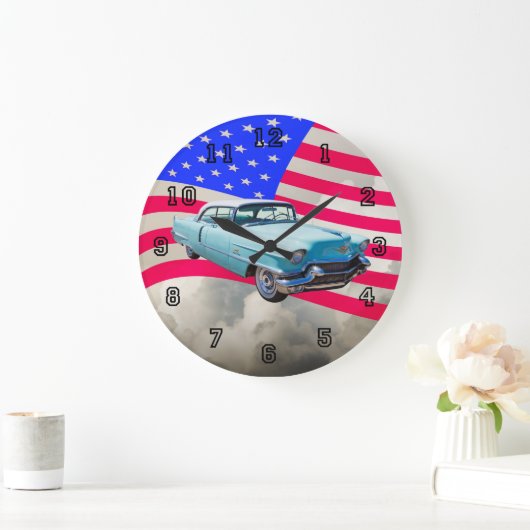 1956年のセダンDevilleキャデラックおよび米国旗 ラージ壁時計 (ホーム)