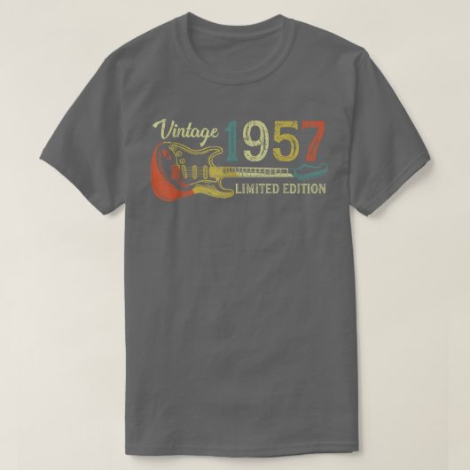 1957年おもしろい誕生日ギフト男性へギター恋人65日 Tシャツ (デザイン正面)