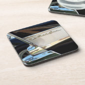 1957年のChevy Bel Airのテールフィンのコースター コースター (左側)