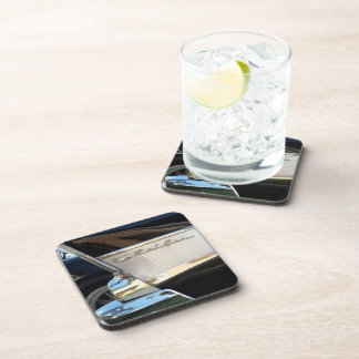 1957年のChevy Bel Airのテールフィンのコースター コースター