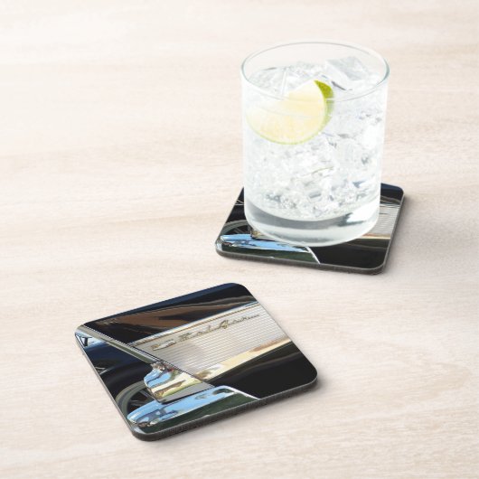 1957年のChevy Bel Airのテールフィンのコースター コースター (右側)