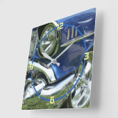 1957年青いシボレーカスタムカー、黄色の数字 スクエア壁時計 (傾斜)