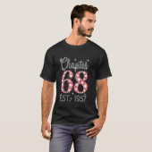 1957年EST68章 お誕生日おめでとう 68歳の女性 男性 Tシャツ (正面フル)