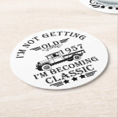 1957生まれ年のヴィンテージ誕生日 ラウンドペーパーコースター (アングル)