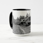 1958ポンティアック車で運転技術者ブルドーザー マグカップ (正面左)