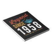 1958年伝説の生まれ誕生日お祝いレトロ ノートパッド (アングル)