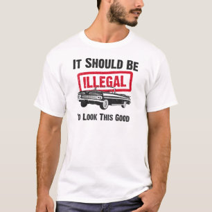 1959年のシボレー・インパラのコンバーチブル Tシャツ