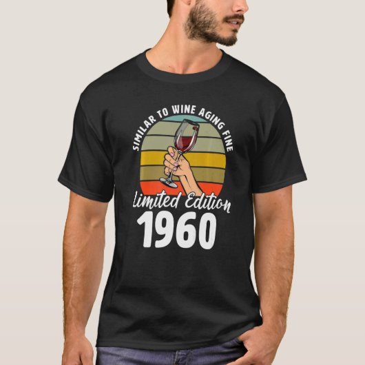 1960年の62番目の素晴らしレトロでのワインの老化に似た Tシャツ (正面)