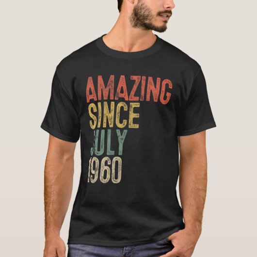 1960年7月以来の驚き60th誕生日ギフト60年 tシャツ (正面)