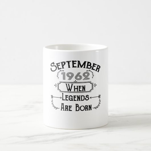 1960年9月伝説生まれの時 コーヒーマグカップ (中央)