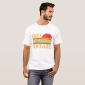 1961年 誕生日 レトロ ヴィンテージ サンセット Tシャツ (正面フル)