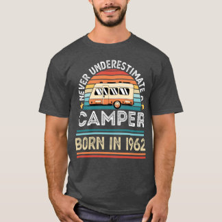 1962年生まれのキャンパーのための60歳の誕生日キャンピングギフト音楽 Tシャツ