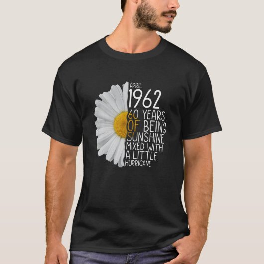1962年4生まれ月のBday Mom妻60年 Tシャツ (正面)