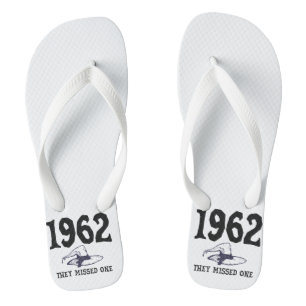 1962年、セイラムの魔女が1人逃したハロウィン ビーチサンダル