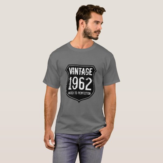 1962生まれ年にシャツの男性に完璧に年齢まで Tシャツ (正面フル)