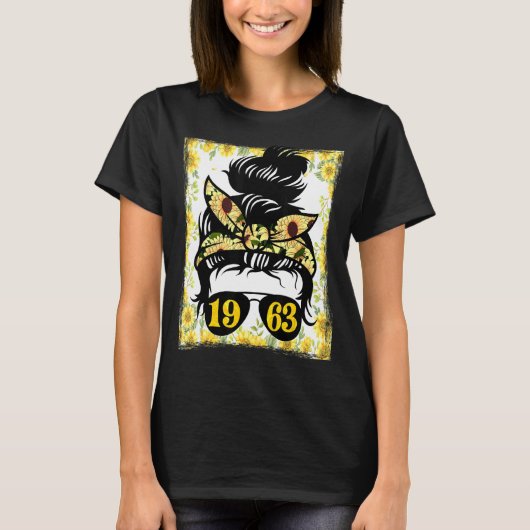 1963年ひまわり生まれの母親誕生日ガーデニング子宮 Tシャツ (正面)