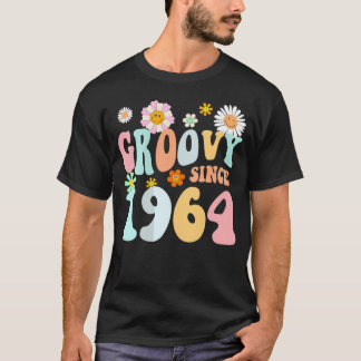 1964年以来Mb Groovyヒッパイフラワー58誕生日V Tシャツ