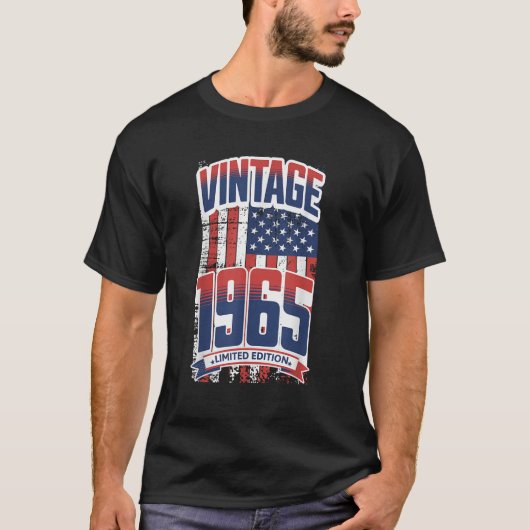 1965年生まれアメリカ国旗のおもしろい60番目の誕生田ヴィンテージ Tシャツ (正面)