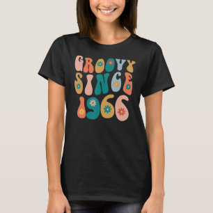 1966年以来Groovy 56番目の誕生日ヒッピースタイル56 Ye Tシャツ