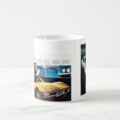 1968年のシボレー・コルベットのマグ コーヒーマグカップ (中央)