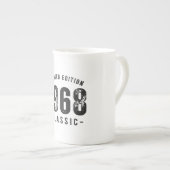 1968年 伝統的な誕生年 ボーンチャイナマグカップ (正面右)
