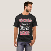 1968素晴らし年3月以来の花1968年3月生まれ Tシャツ (正面フル)