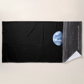 1969年アポロ11号、月の上を昇る地球 ビーチタオル (正面)