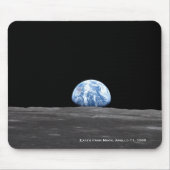 1969年アポロ11号、月の上を昇る地球 マウスパッド (正面)
