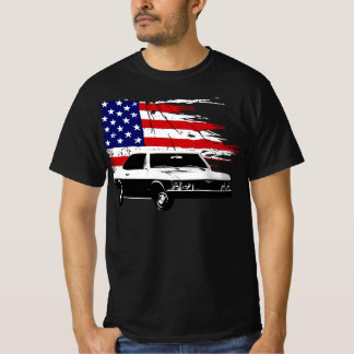 1969 Corvair Front View with Us Flag クラシック Car Tシャツ