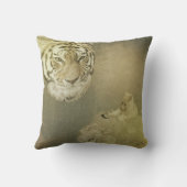 196.トラと子猫のクッション クッション (裏面)