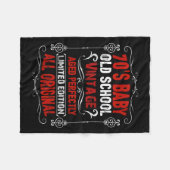 1970年代おもしろいの70年代のベビー生まれ引用文(ヴィンテージBir) フリースブランケット (正面(横))