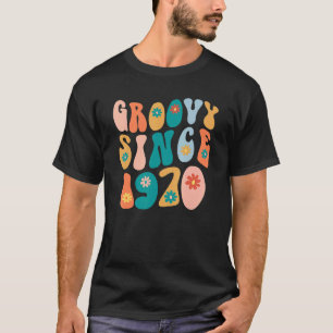 1970年以来Groovy 52誕生日ヒッピースタイル52 Ye Tシャツ