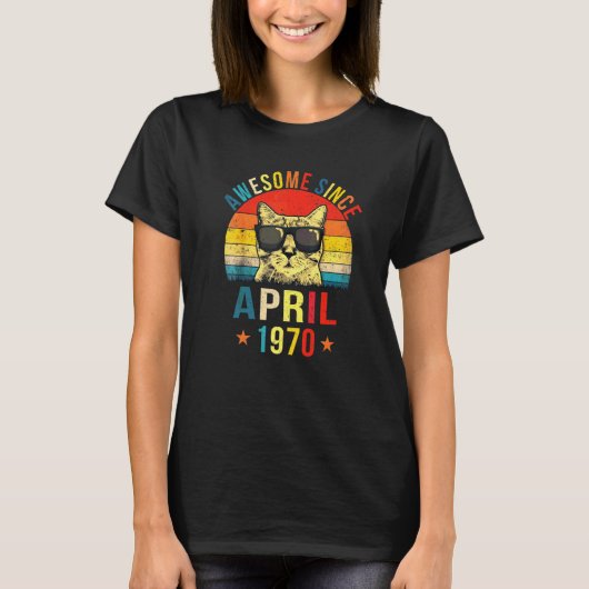 1970年4月生まれの52歳の誕生日おめでとう 猫 Tシャツ (正面)