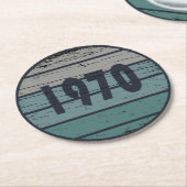 1970生まれ年のヴィンテージ誕生日ギフト ラウンドペーパーコースター (アングル)