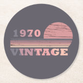 1970生まれ年のヴィンテージ誕生日ギフト ラウンドペーパーコースター (正面)