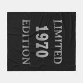 1970生まれ年限定の誕生日ギフト フリースブランケット (正面(横))