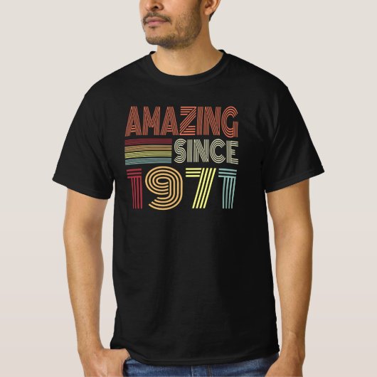 1971年のレトロ以来の驚生まれき1971誕生日 Tシャツ (正面)