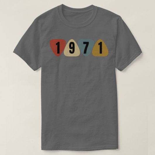 1971年生まれギタリストギターピック音楽誕生日 Tシャツ (デザイン正面)
