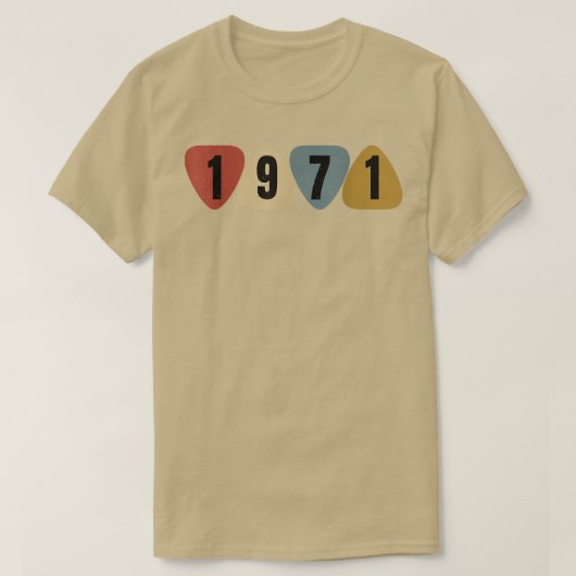 1971年生まれギタリストギターピック音楽誕生日 Tシャツ (デザイン正面)
