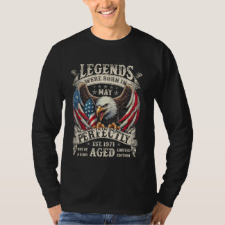 1971年5月生まれのレトロな54歳の男性への誕生日ギフト 54歳 Tシャツ