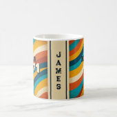 1971生まれ年にパーソナライズされたマグカップ – 70s Groovyストライプ コーヒーマグカップ (中央)