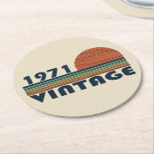 1971生まれ年のヴィンテージ誕生日ギフト ラウンドペーパーコースター (アングル)