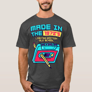1972年代のカセットテープにレトロされる Tシャツ