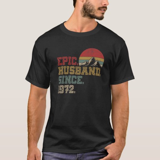 1972年以来の叙事詩的な夫レトロカッコいいグラフィック50Th An Tシャツ (正面)