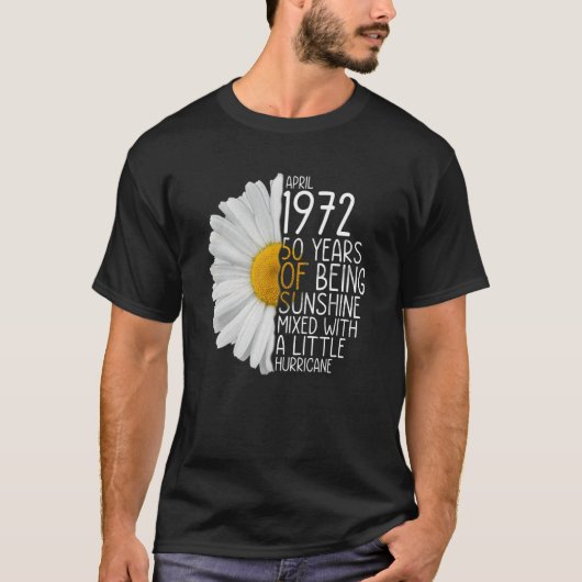 1972年4生まれ月のBday Mom妻50年 Tシャツ (正面)
