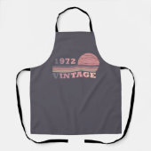 1972生まれ年のヴィンテージ誕生日ギフト エプロン (正面)